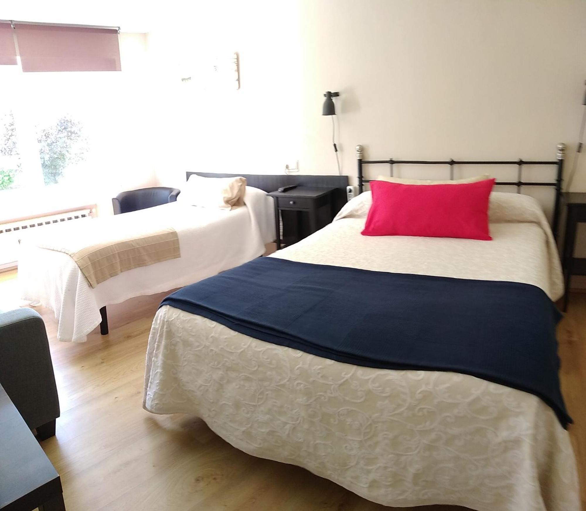 Hotel Sebrenu Sebreño エクステリア 写真