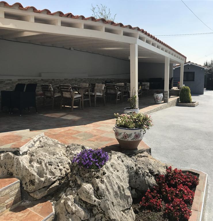 Hotel Sebrenu Sebreño エクステリア 写真